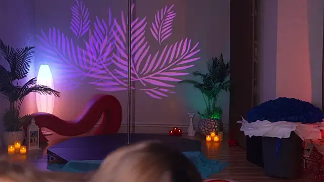 KittyCaitlin live sex cam