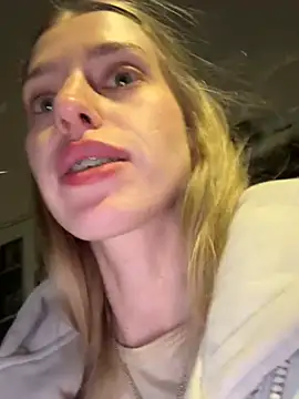 kira_mia live sex cam