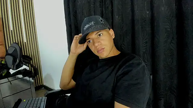 MATHY_ROBERT live sex cam