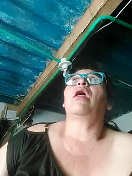 clarita_01's cam snapshot