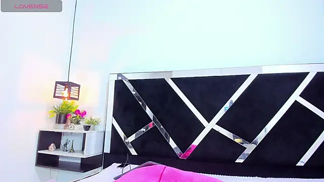 iisabella_noa's cam snapshot