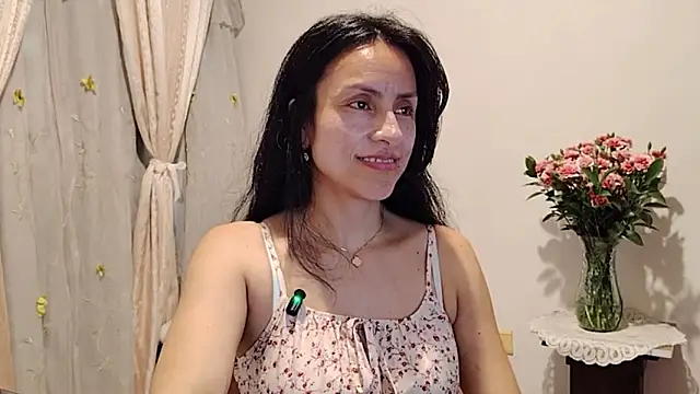 Bella_Exhibition's cam snapshot