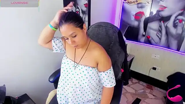 Charis_21's cam snapshot