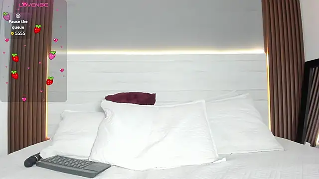 Tania_77_'s cam snapshot