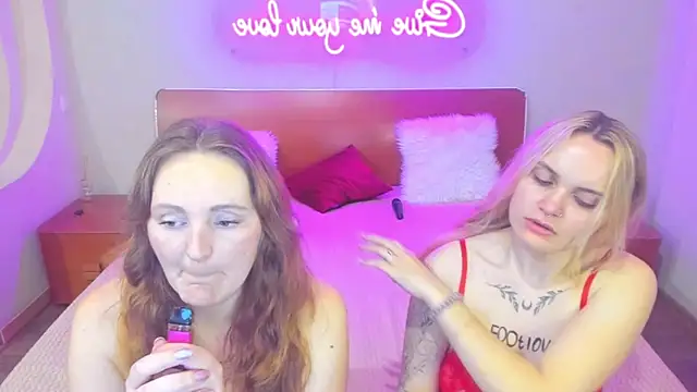 MagicEyess live sex cam
