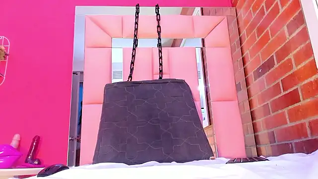 Baby_doll_XOXO live sex cam