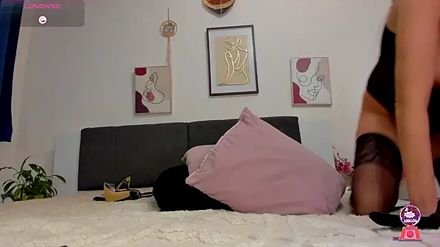 Almatoys live sex cam