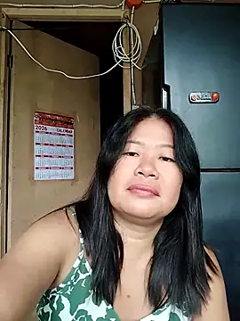 Lovelywoman43 live sex cam