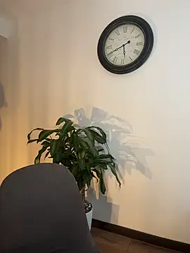 sukhakunis1 live sex cam