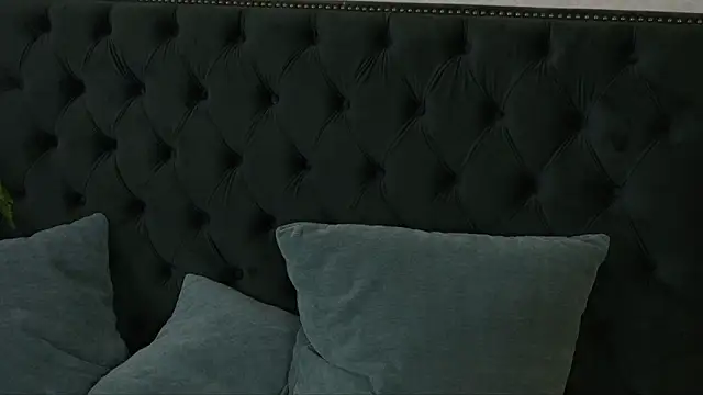 VitoriaCarusso live sex cam