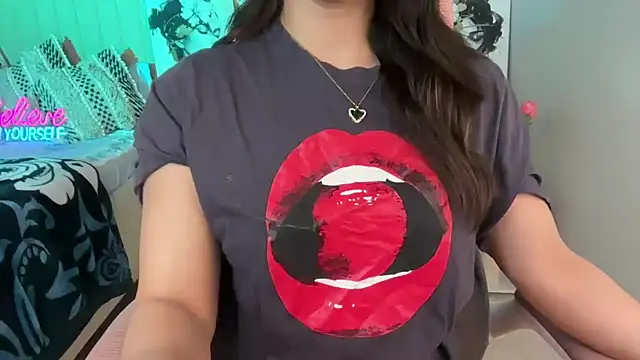 Laila_on_Fire's cam snapshot