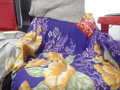 PONSE_LATINO live sex cam