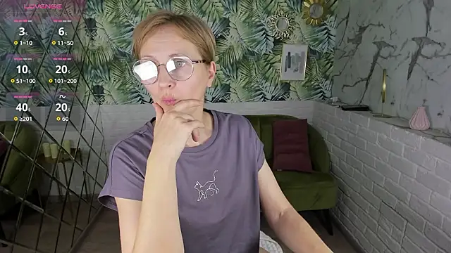 Paris_Cherry's cam snapshot