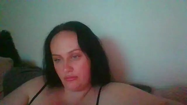 CurvyQueen2023's cam snapshot