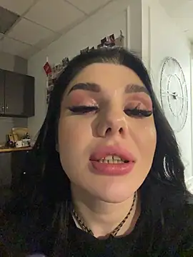 MaeveMoon live sex cam