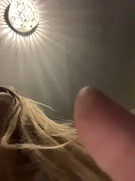 Mia-Tamara's cam snapshot