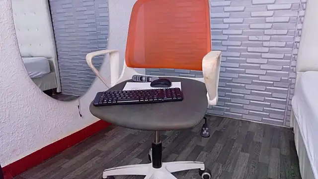 nympho_bff's cam snapshot