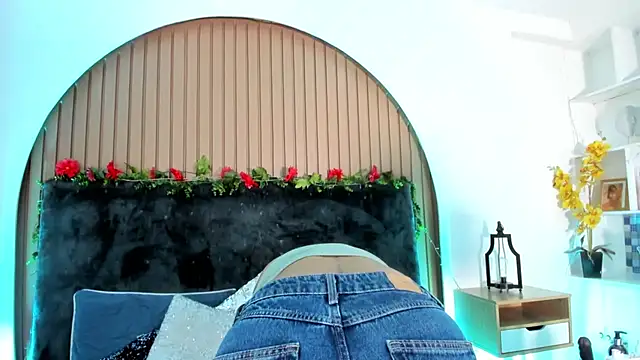 Karlagonzales_'s cam snapshot