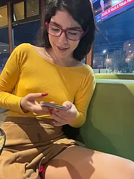 dani_bela's cam snapshot