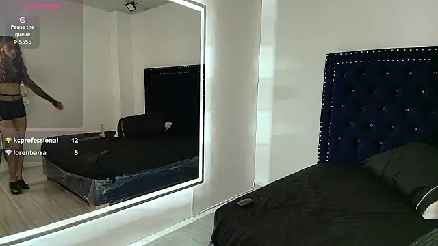 Juliieta_gray's cam snapshot