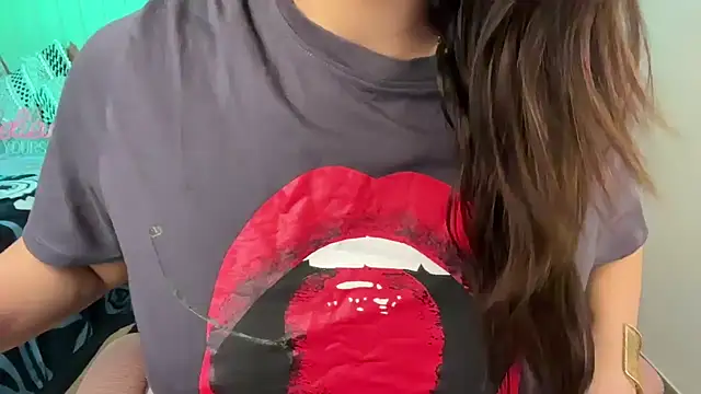 Laila_on_Fire's cam snapshot