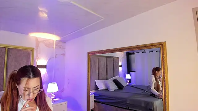 LolaGray__'s cam snapshot