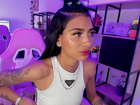 KarlaSlutSkinny__'s cam snapshot