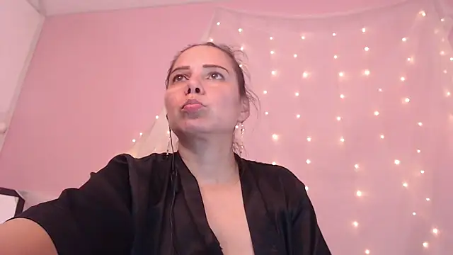 camila_delarosa's cam snapshot