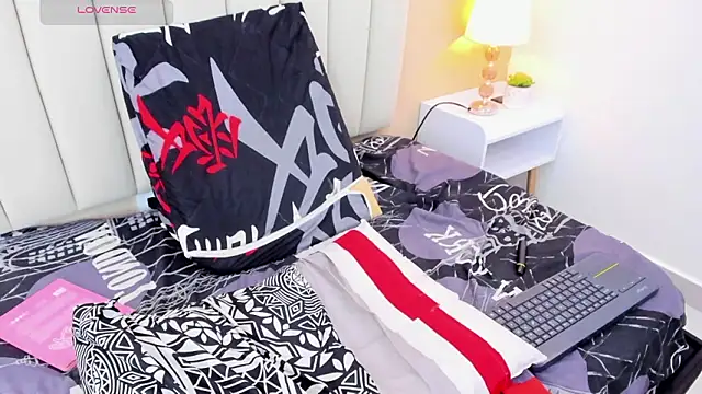 Mia_thompson_19 live sex cam