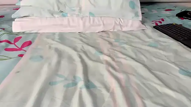 maybelline69's cam snapshot