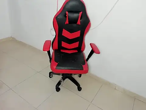 Liahot_69's cam snapshot