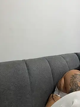 Pretty_Isadora live sex cam