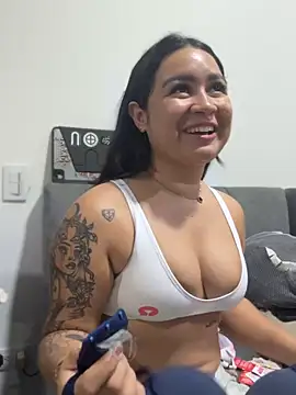 Pretty_Isadora's cam snapshot