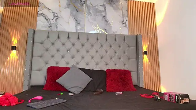 Ema_Jonees's cam snapshot