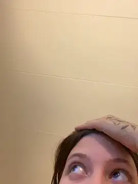 Mandispandis1 live sex cam