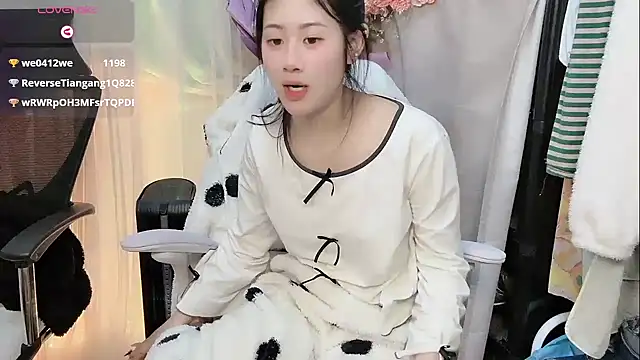 Yvonne-07's cam snapshot