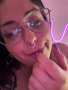 Mizztikaa live sex cam