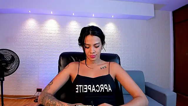 Saara_Corraless's cam snapshot