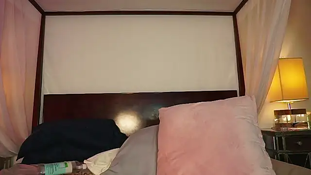 Katyerave live sex cam