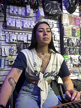 emily_24x's cam snapshot