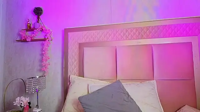 AlanaOdison's cam snapshot