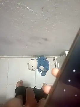 UsualSummer2's cam snapshot