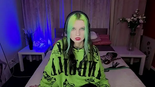 ToxicKittyy live sex cam
