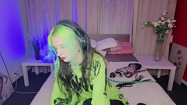 ToxicKittyy's cam snapshot