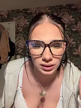 leannabbyy live sex cam