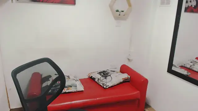 DIVAX_MONSERRAT's cam snapshot