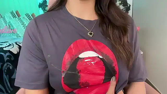 Laila_on_Fire's cam snapshot