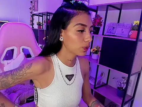 KarlaSlutSkinny__'s cam snapshot