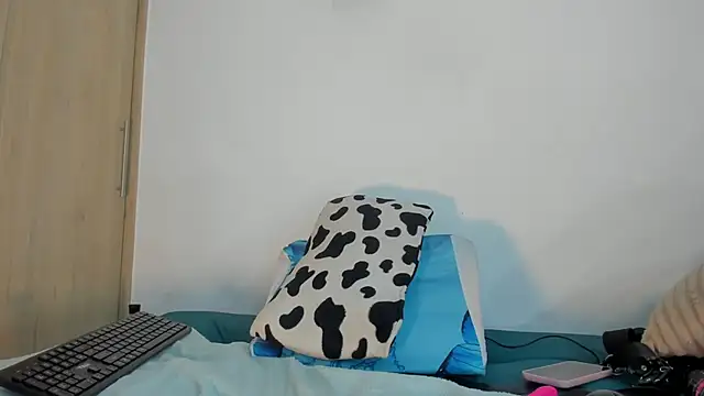 Nanny_11's cam snapshot