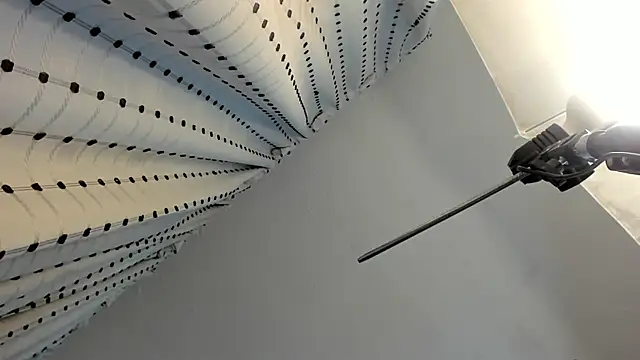 cami-coral1's cam snapshot